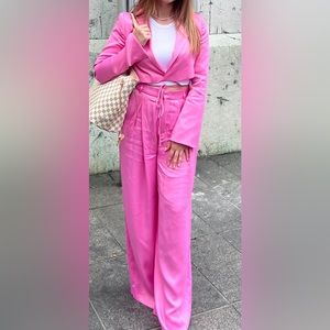 Zara Two piece matching outfit blazer size m, pants size S